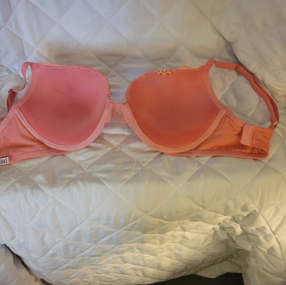 Victoria's Secret Bra & Panty - Picture 3 of 6